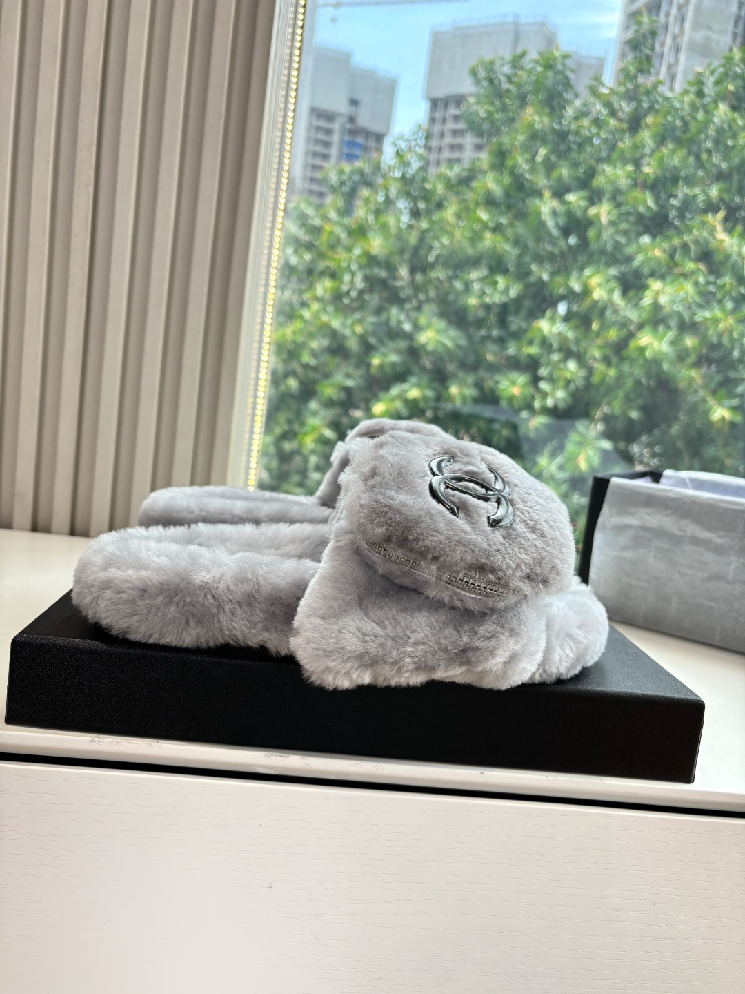 CHANEL 샤넬 퍼 토우 샌들 털신 슬리퍼 신발