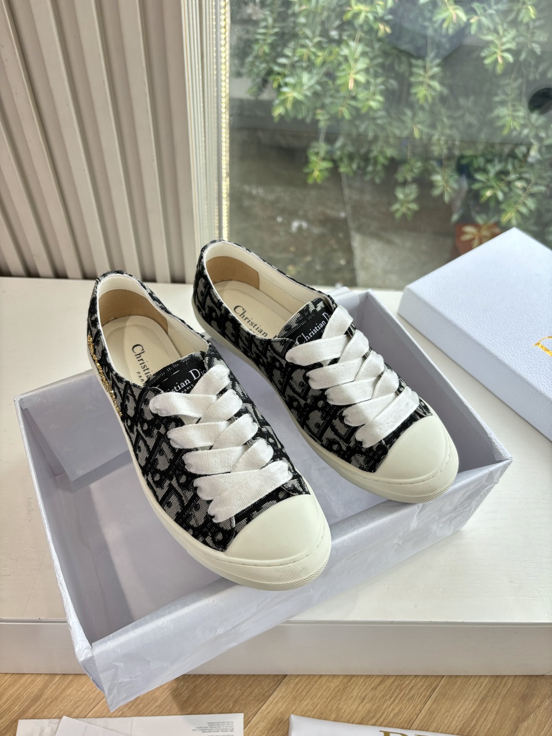 Dior CD 디올 Lucky 새틴 스니커즈 신발