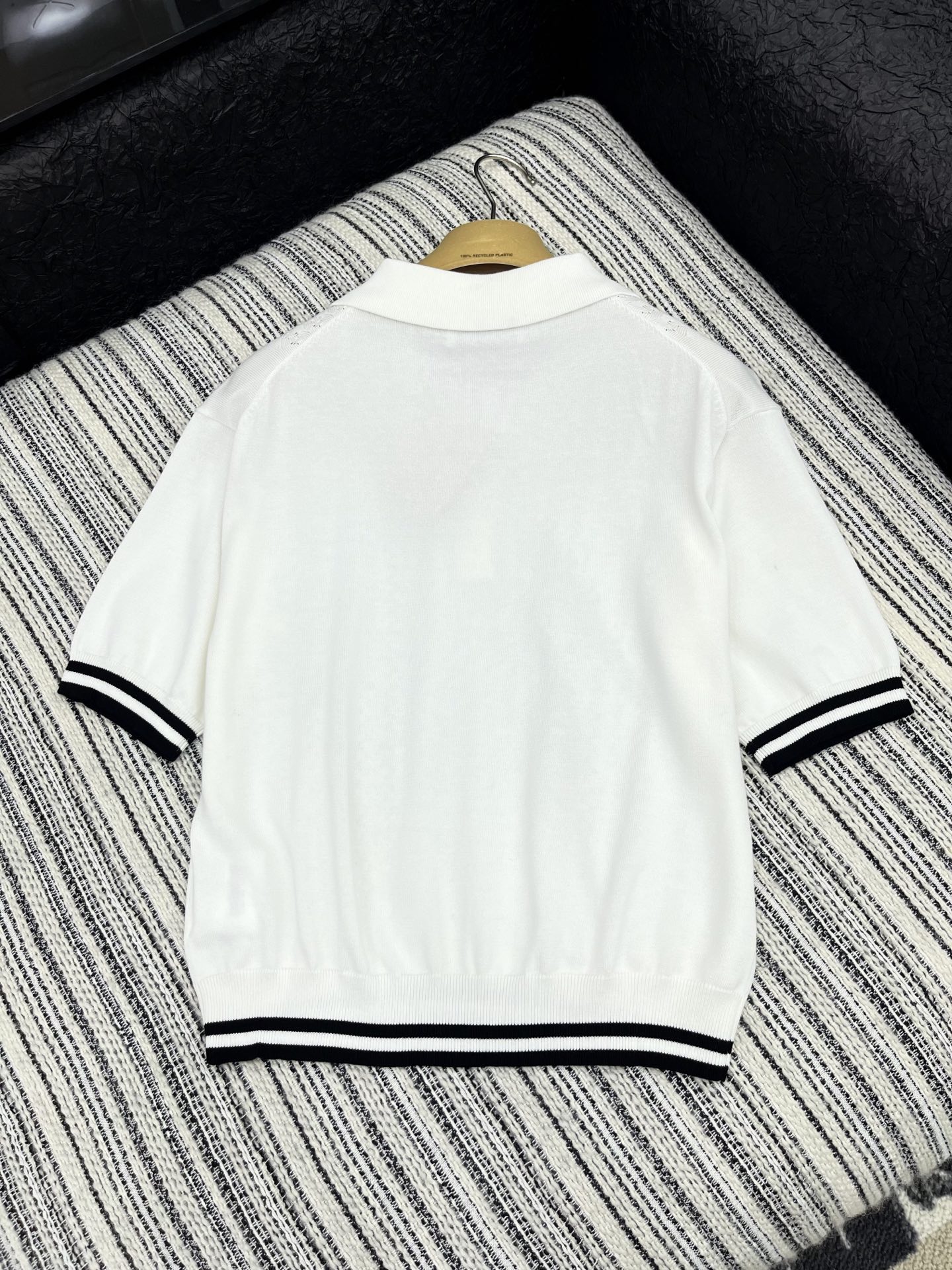 miumiu 미우미우 카라형 펀칭 니트 반팔 상의 의류