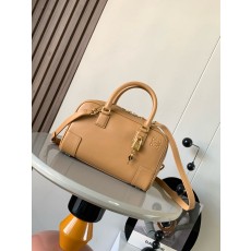 Loewe 로에베 아마조나 23 나파 가죽백 가방