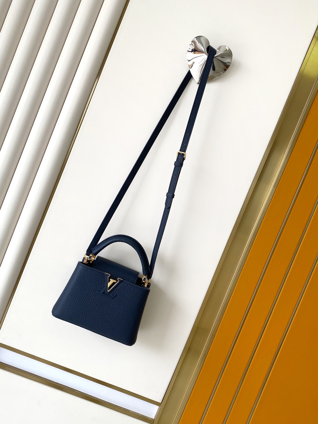 LV 루이비통 Capucines mini 체인백 가방