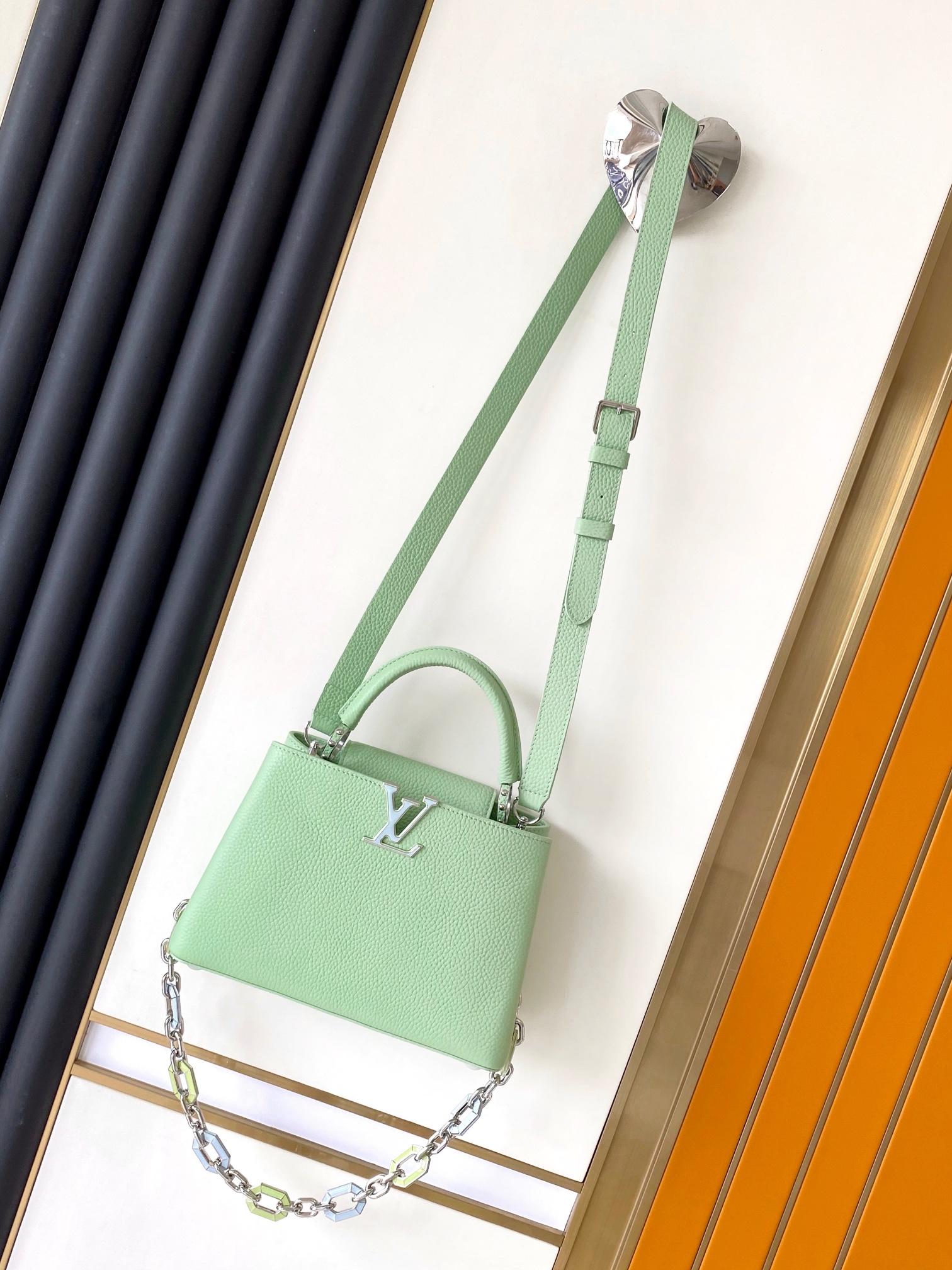 LV 루이비통 카퓌신 BB 체인백 토트백 가방