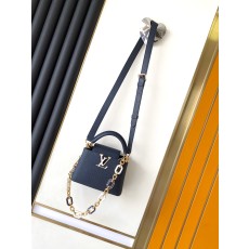 LV 루이비통 카퓌신 mini 체인백 토트백 가방
