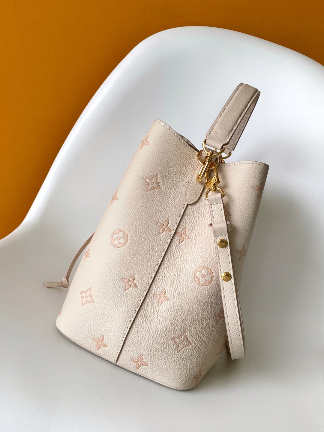 LV 루이비통 NéoNoé 중형 버킷백 가방