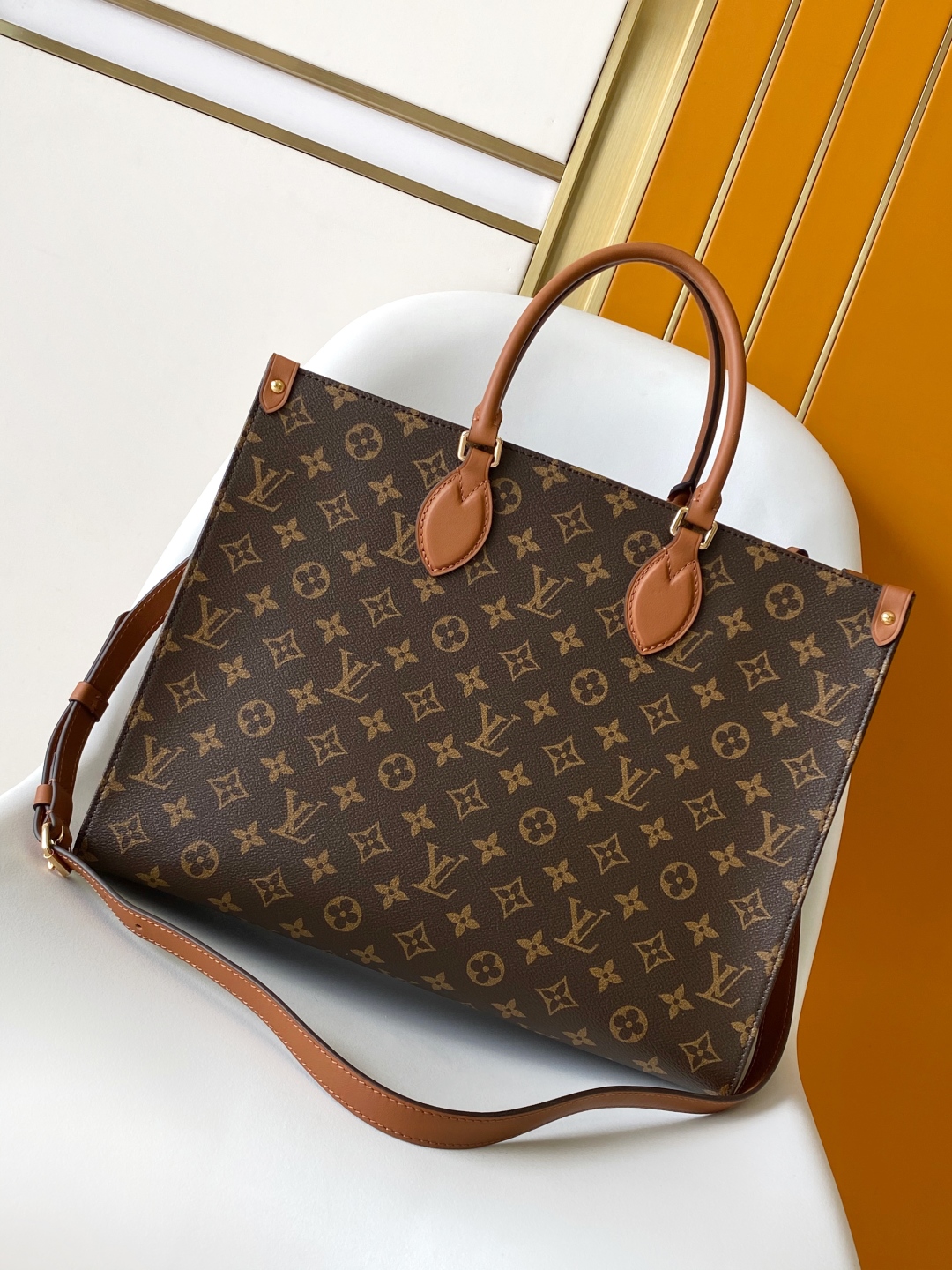 LV 루이비통 OnTheGo Organizer 토트백 가방