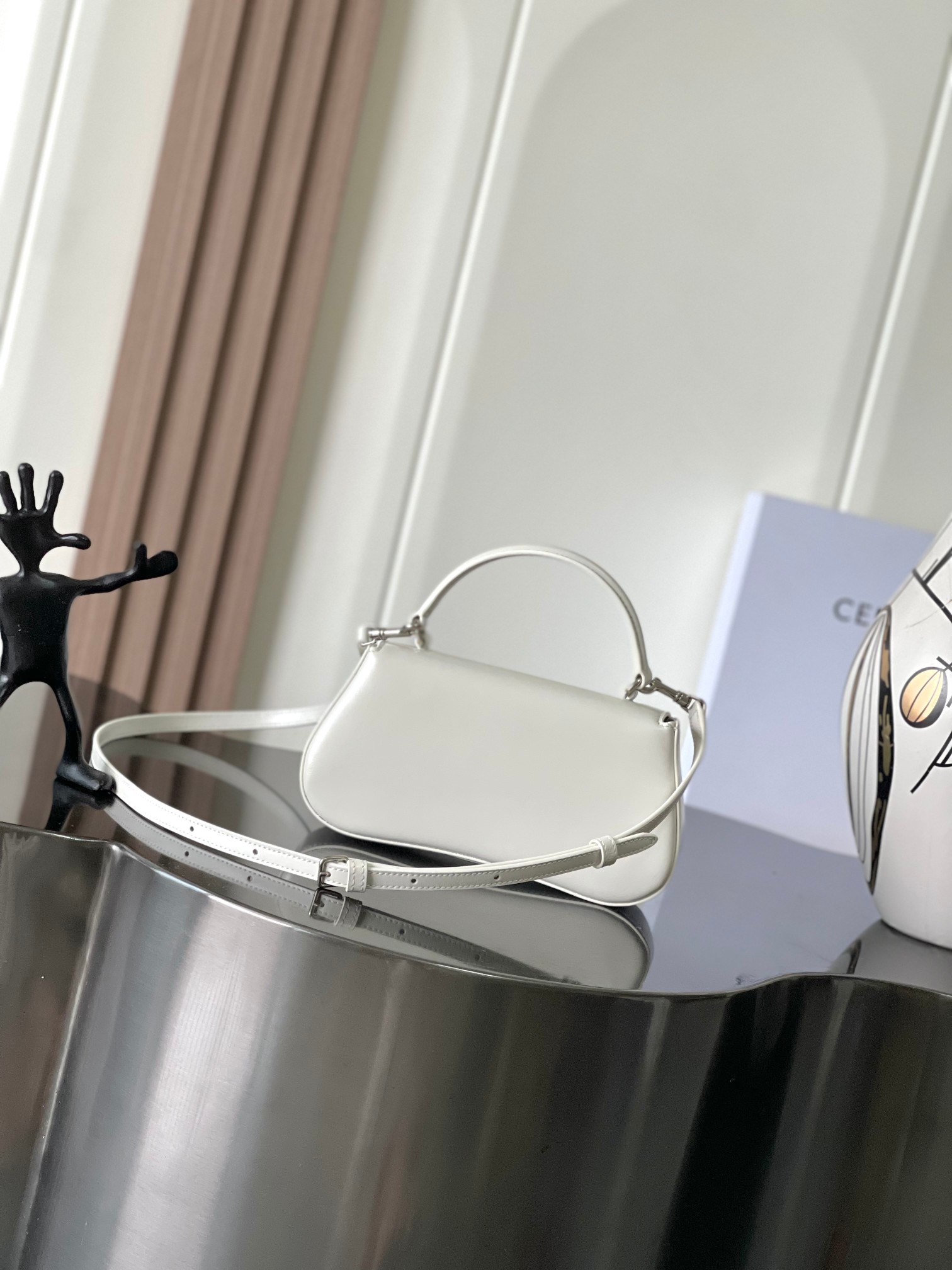 CELINE 셀린느 TEEN LOLA  소가죽 핸드백 가방