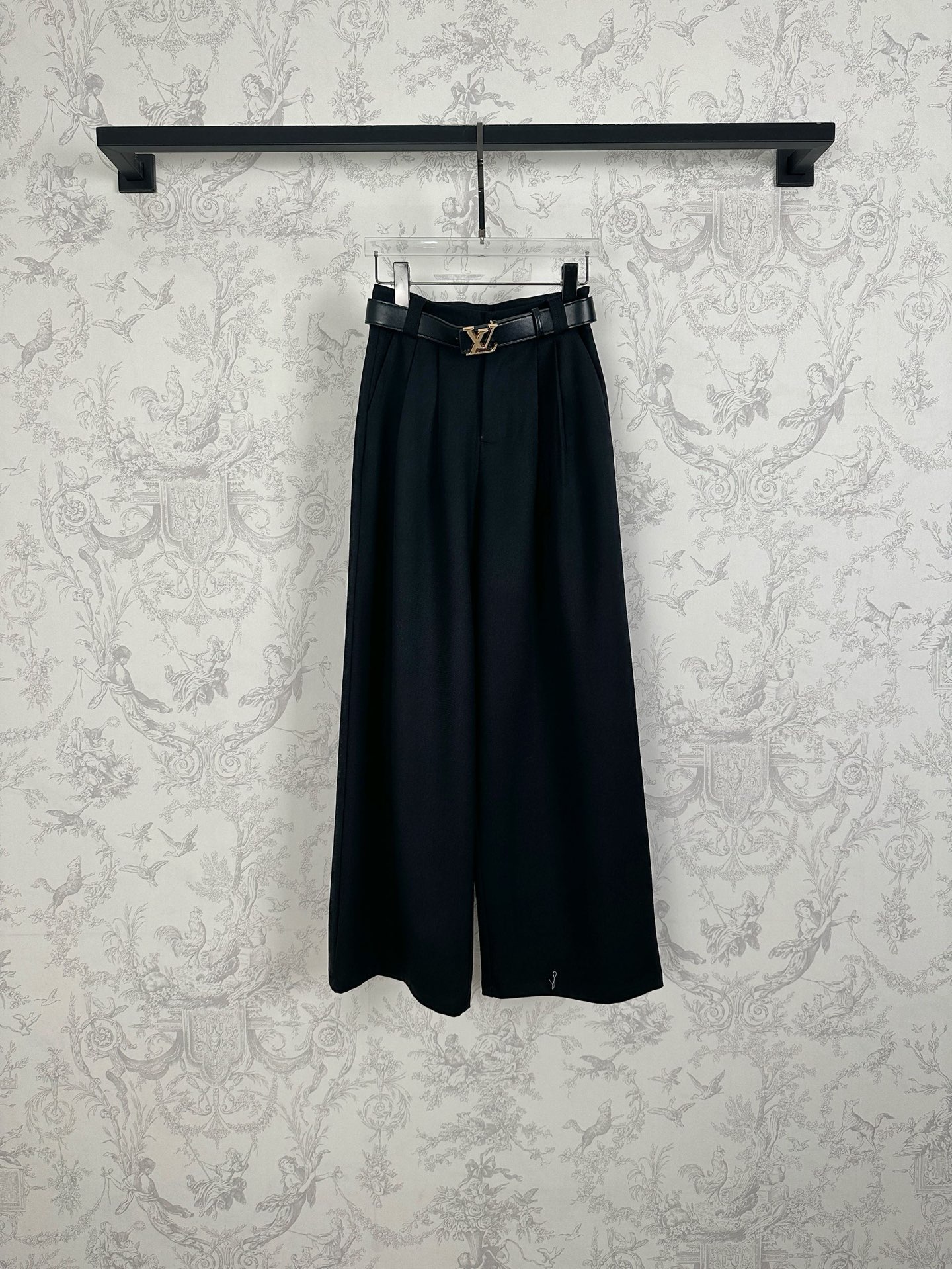 LV 루이비통 핀턱 디테일 와이드 팬츠 바지 의류