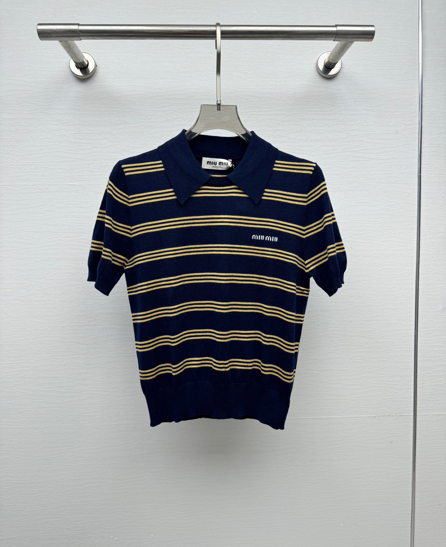 miumiu 미우미우 스트라이프 폴로 칼라 니트 상의 의류