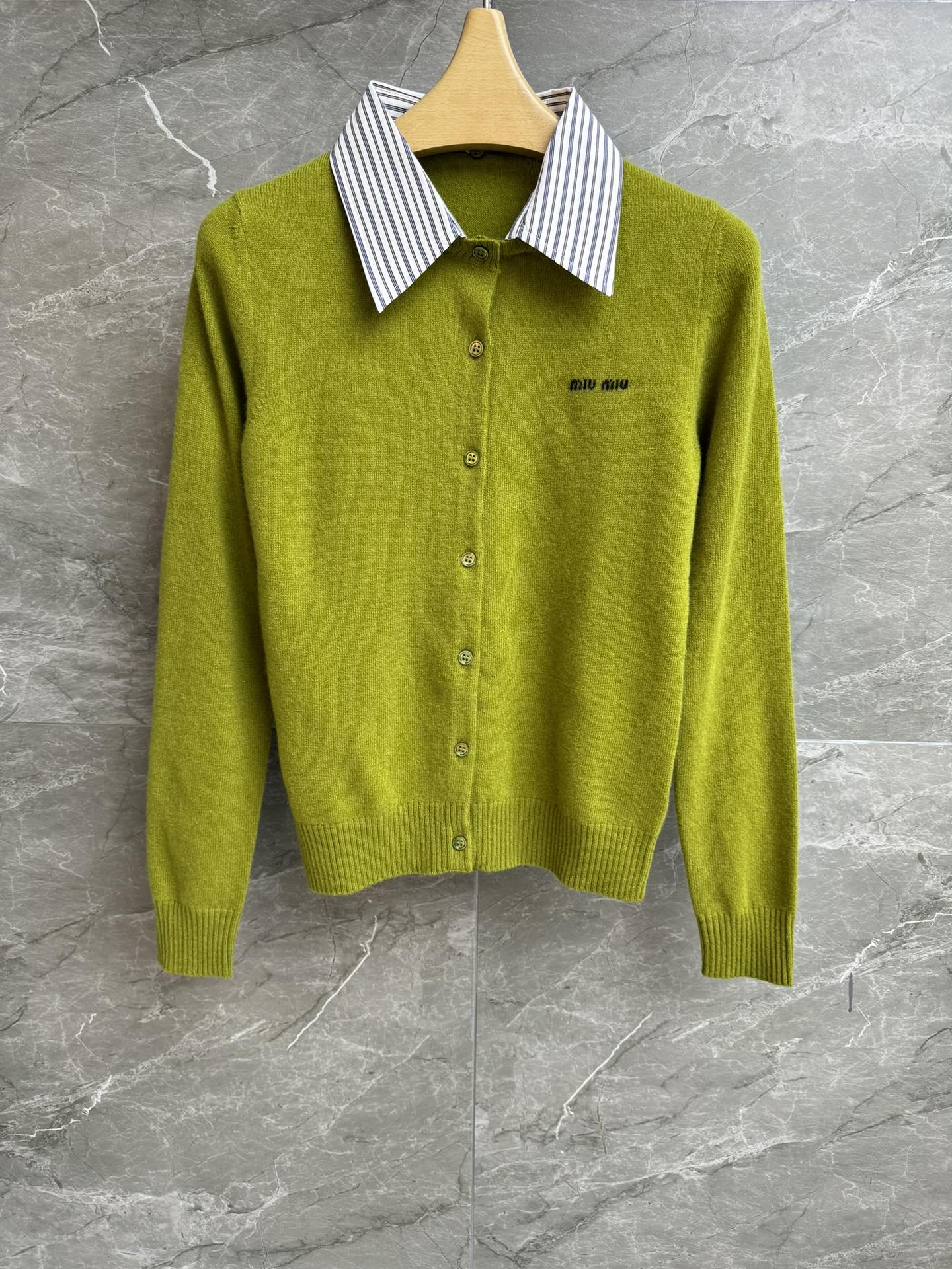 miumiu 미우미우 셔츠카라 캐시미어 가디건 의류