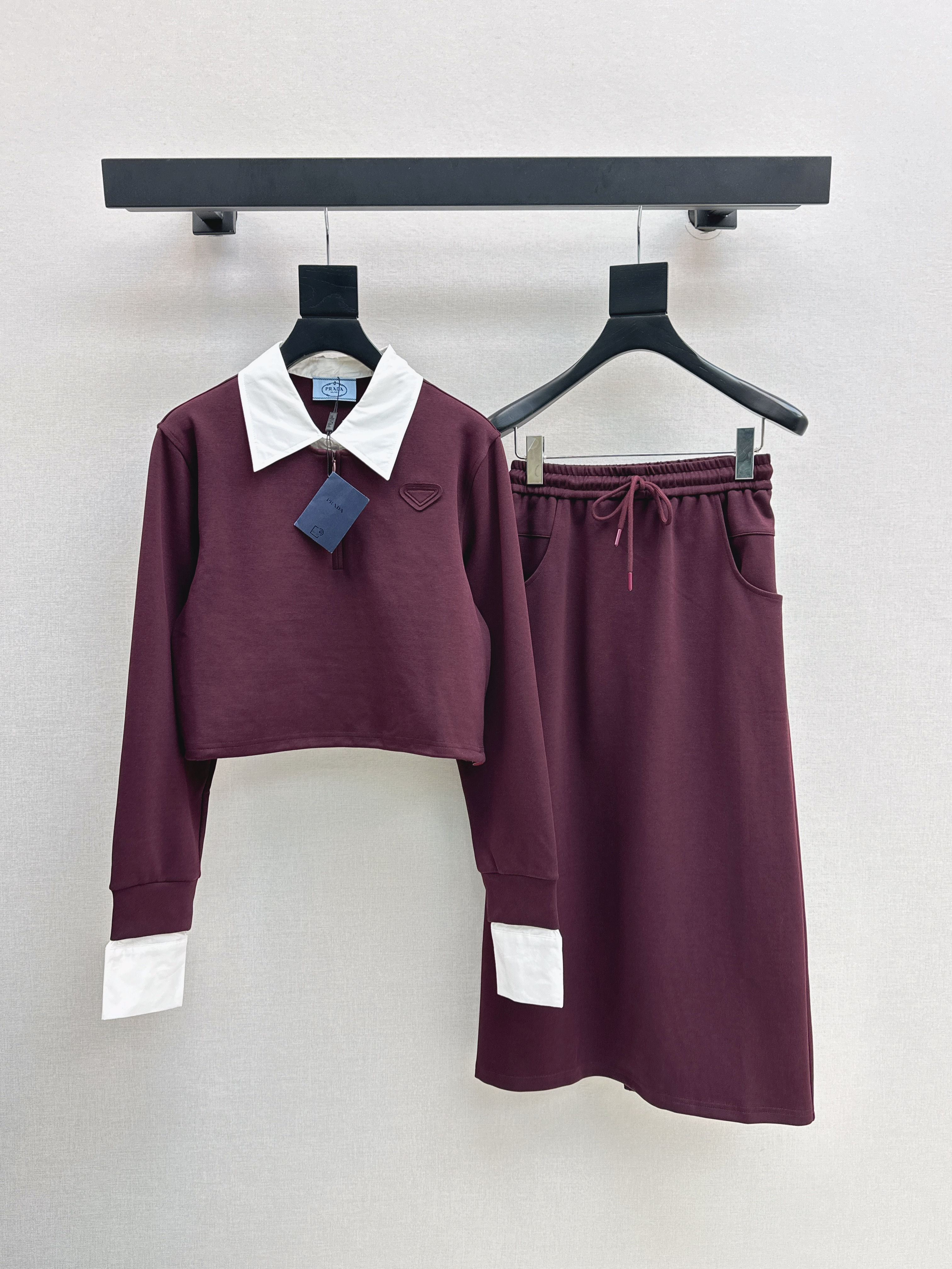 PRADA 프라다 긴팔 상의 + 스커트 치마 캐주얼 세트업 의류