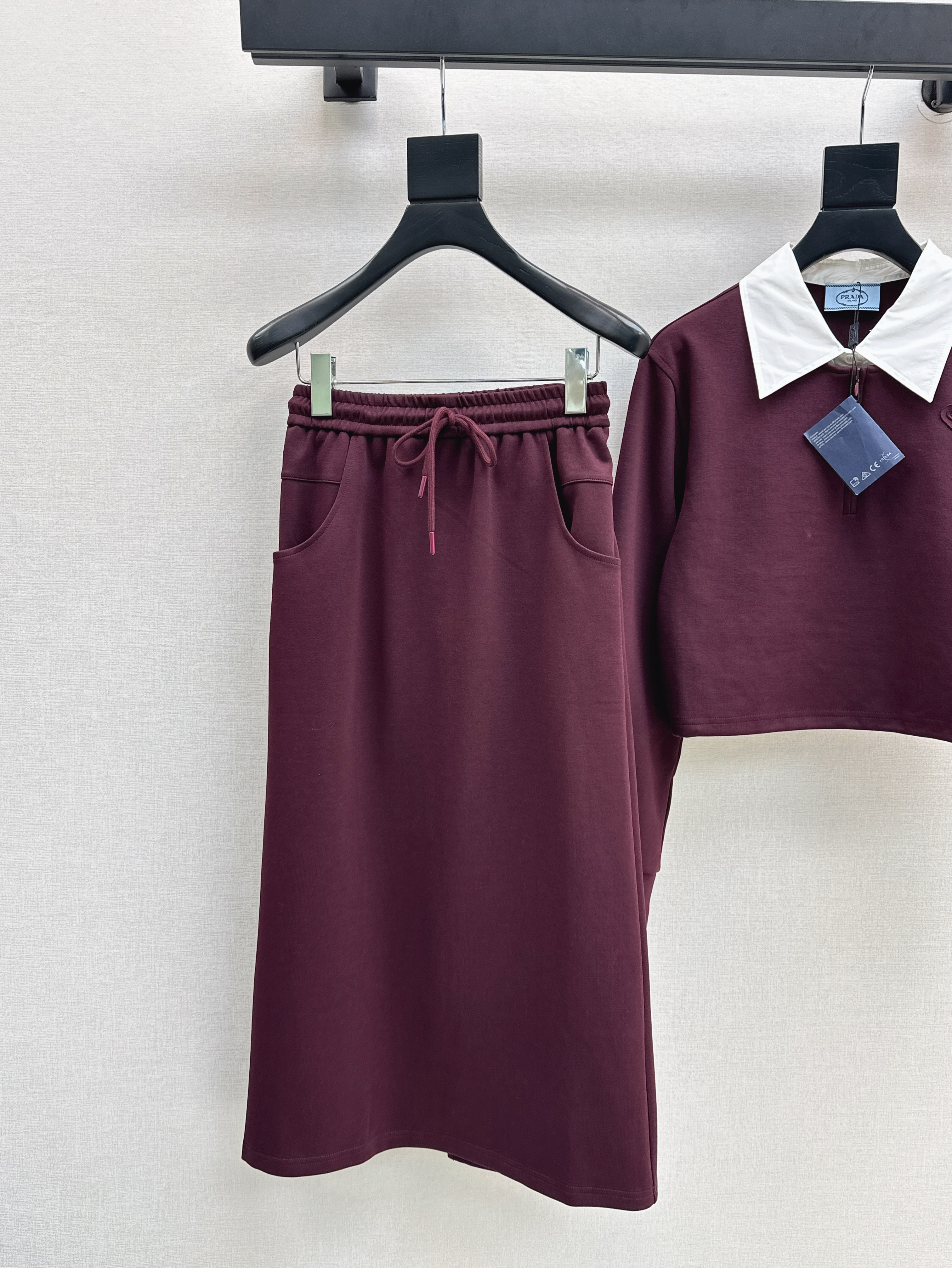 PRADA 프라다 긴팔 상의 + 스커트 치마 캐주얼 세트업 의류