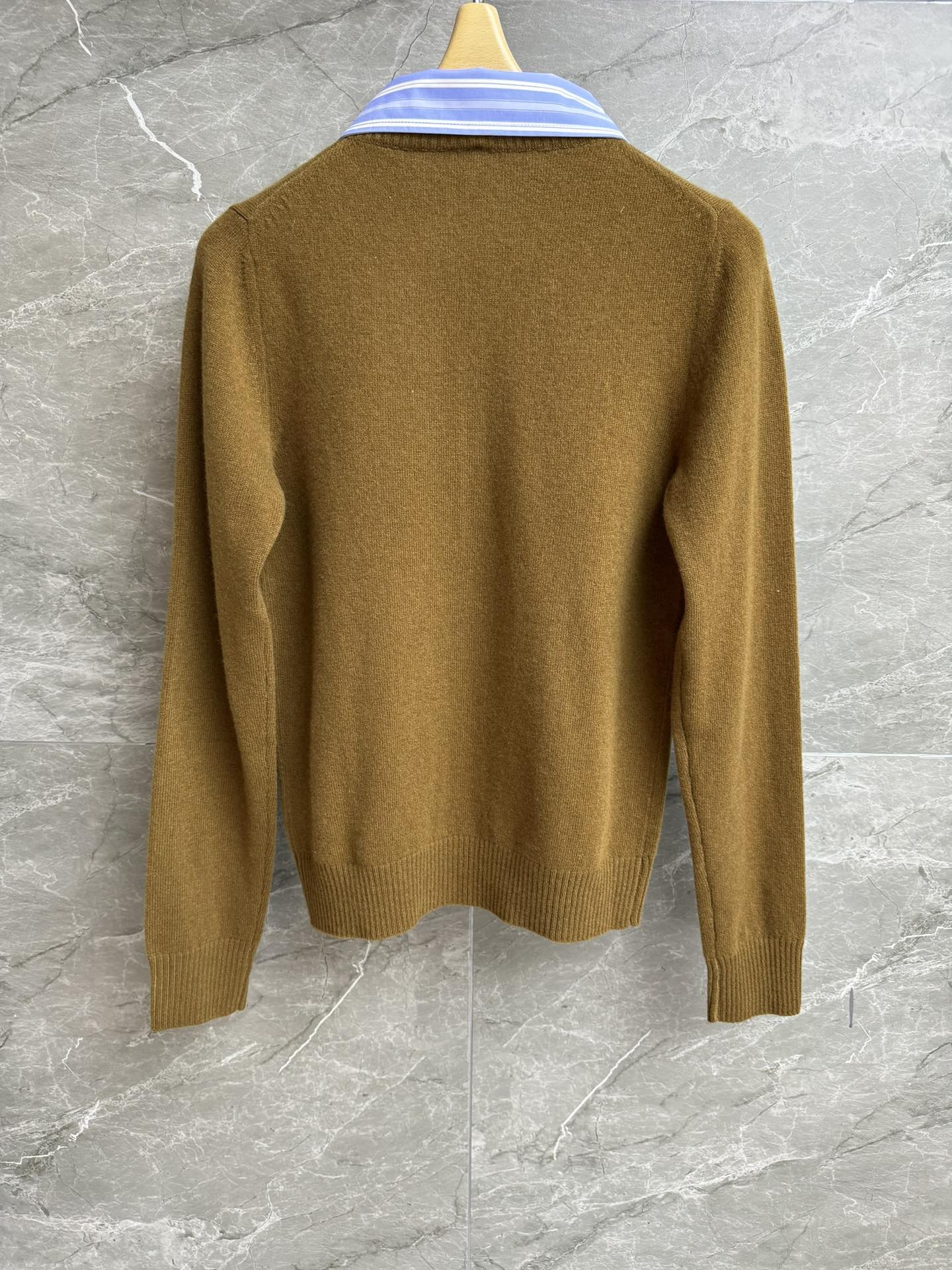 miumiu 미우미우 셔츠카라 캐시미어 가디건 의류