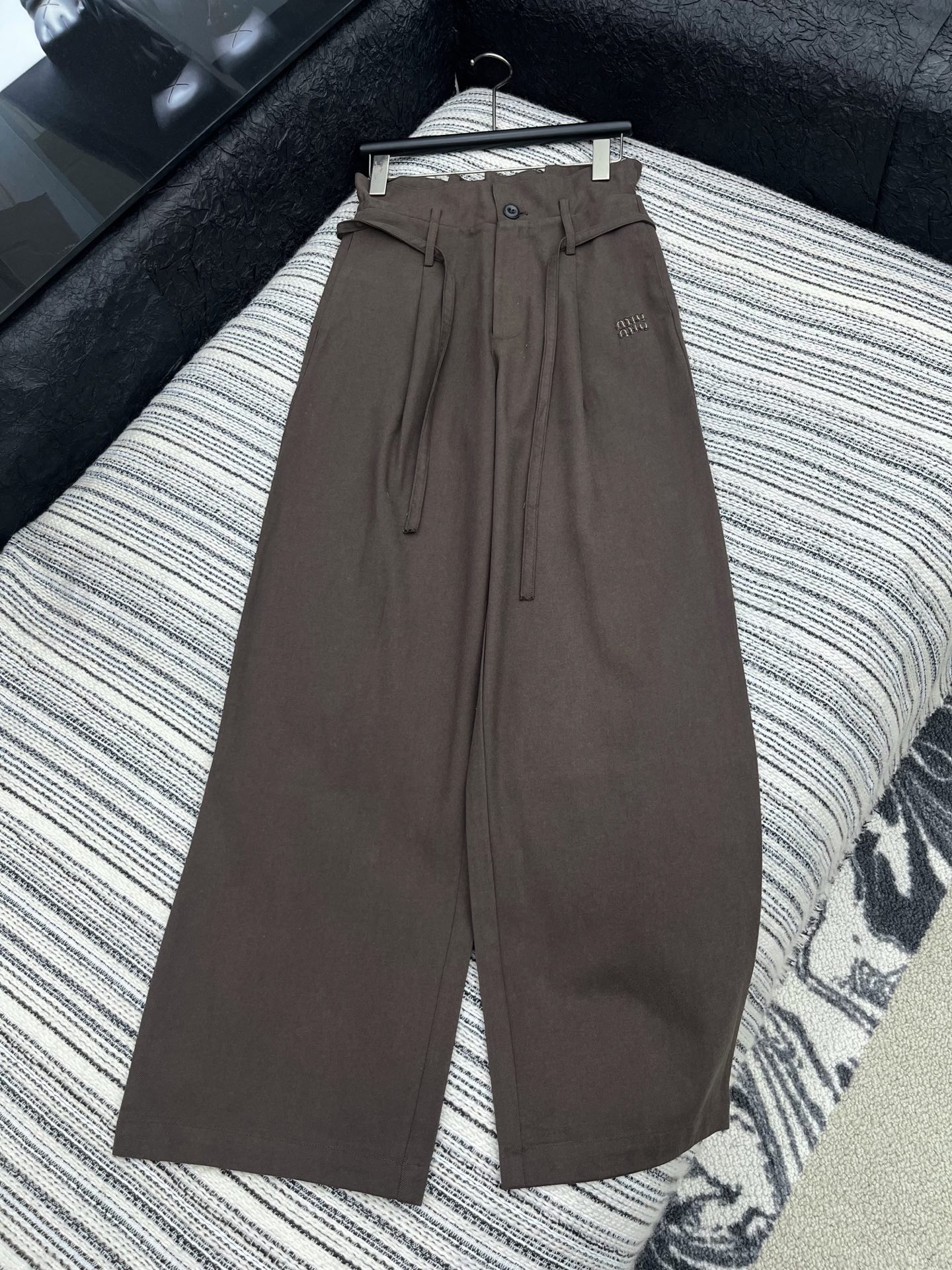 miumiu 미우미우 리본 스트랩 허리 플레어 팬츠 바지 의류