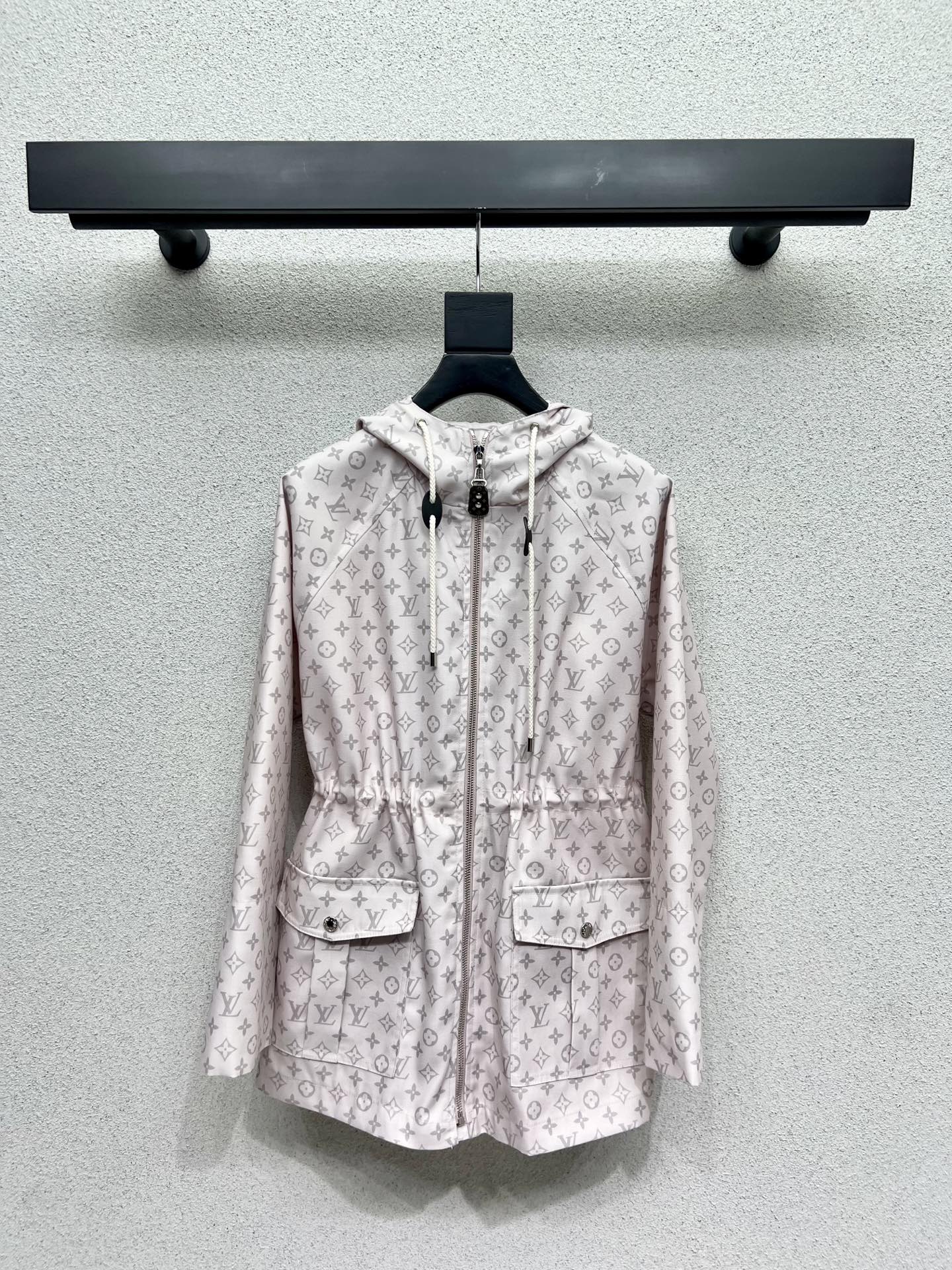 LV 루이비통 바람막이 후드 자켓 의류