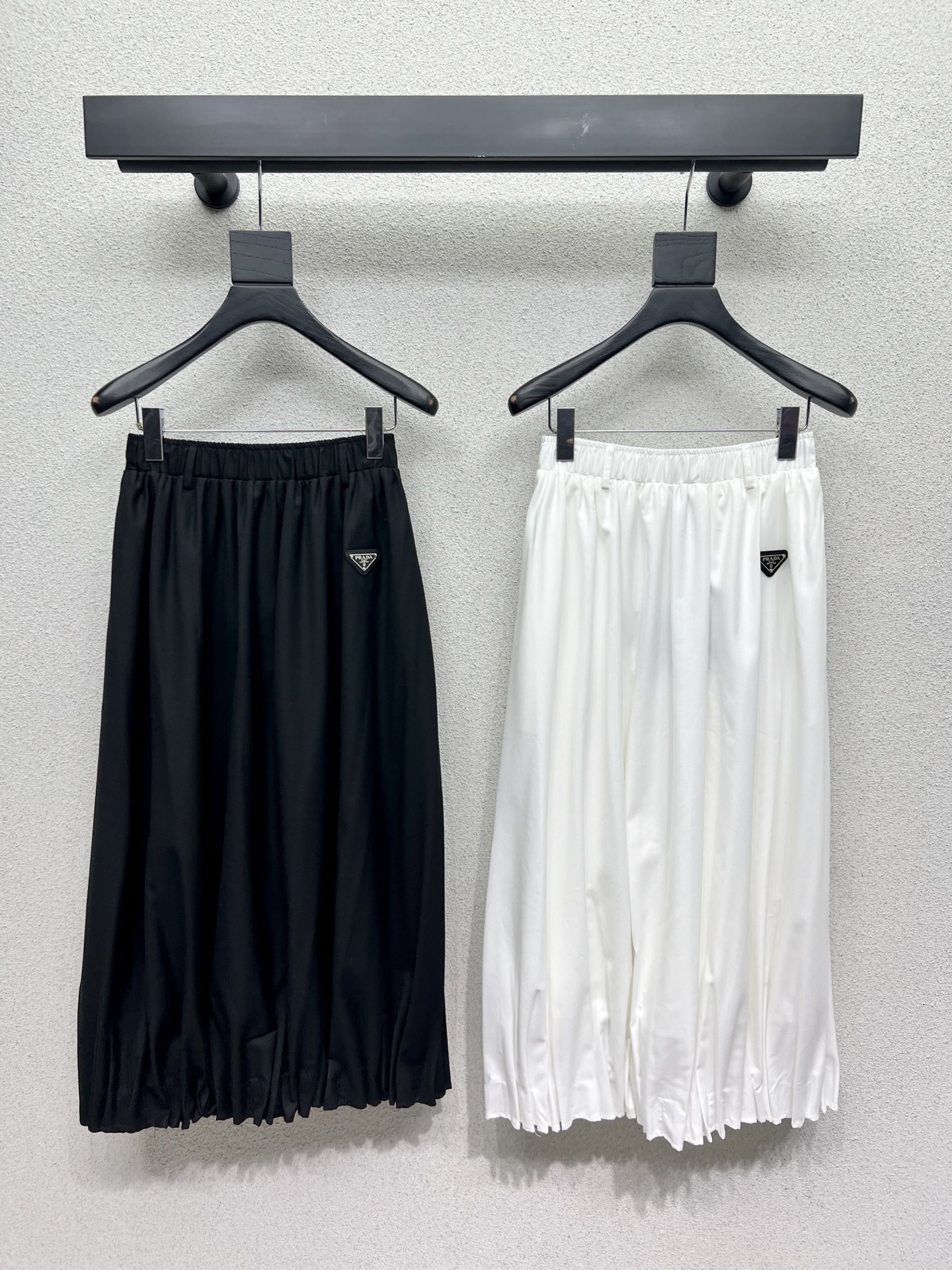 PRADA 프라다 주름 스커트 치마 의류