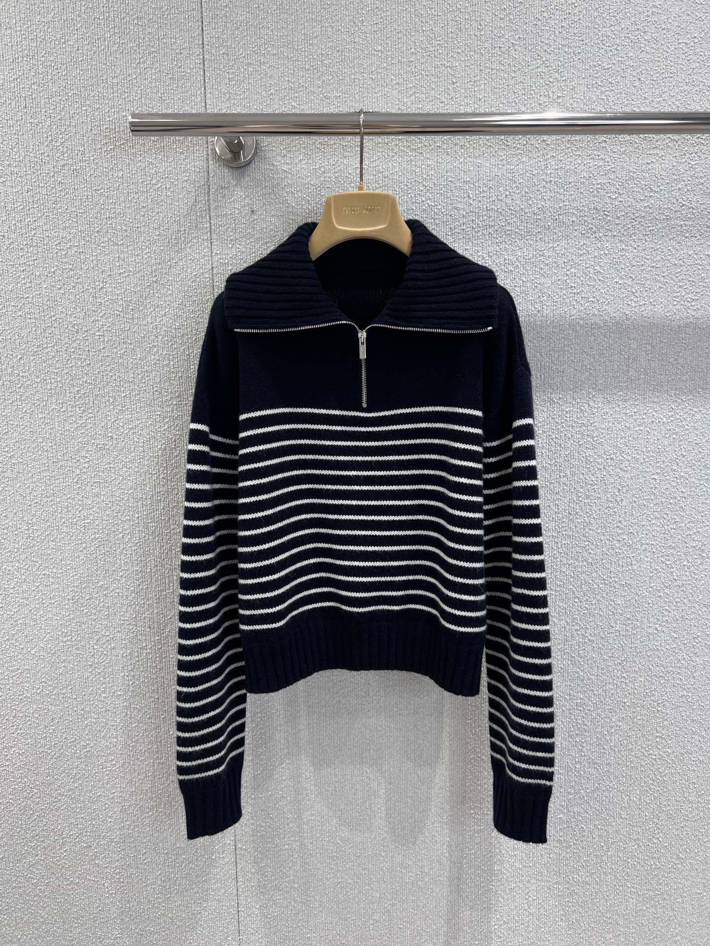 miumiu 미우미우 스트라이프 긴팔 니트 의류