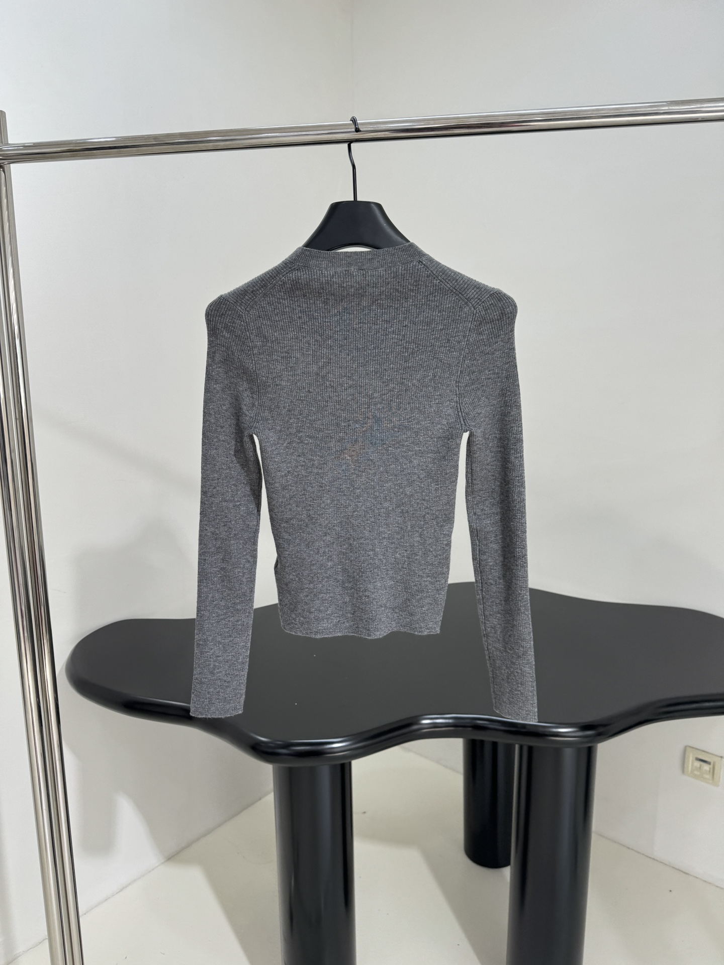 Prada 프라다 로고 실크 라운드넥 긴팔 니트 의류