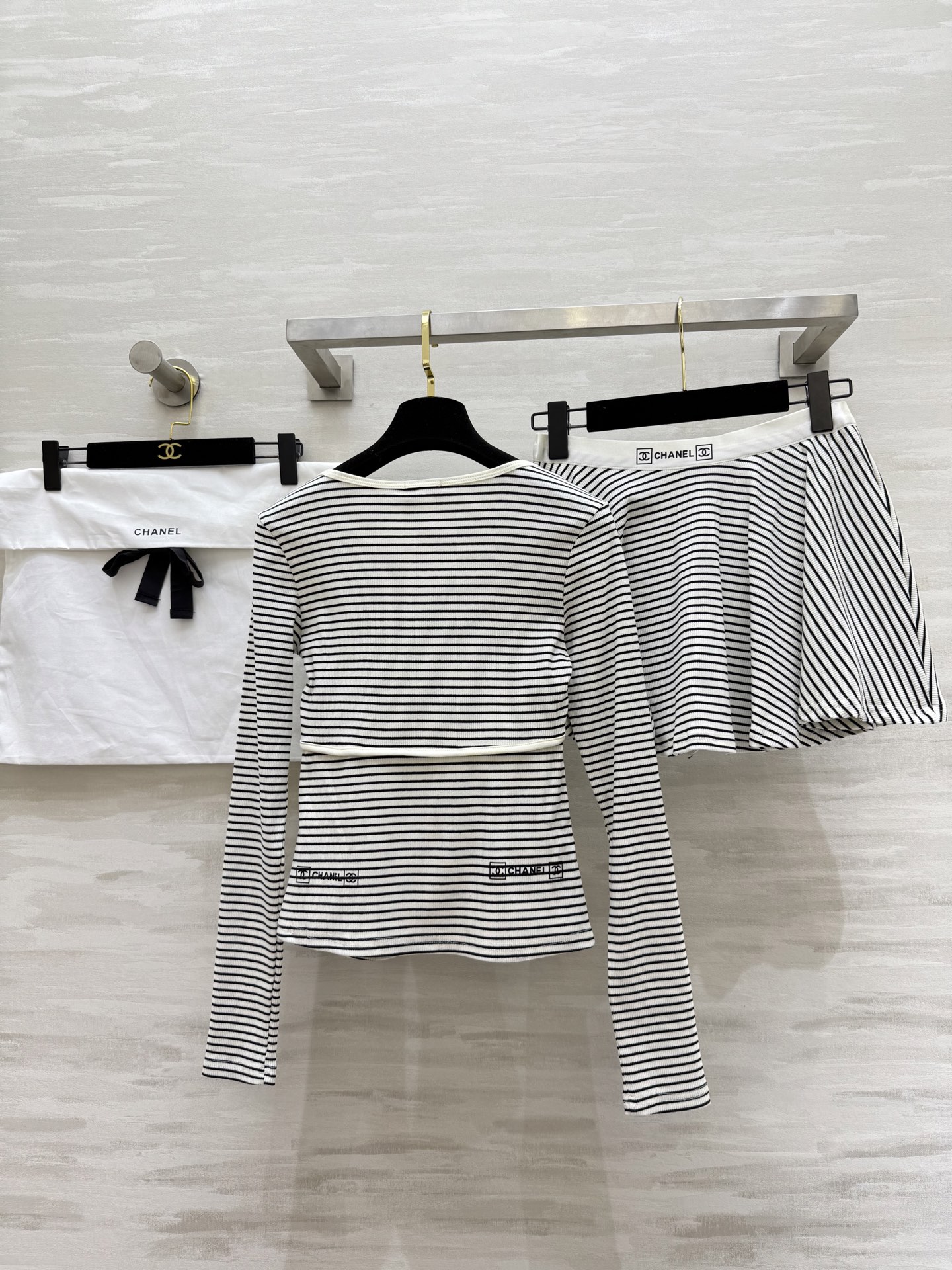 Chanel 샤넬 스트라이프 코튼 세트 긴팔 티셔츠 + 스커트 치마 의류