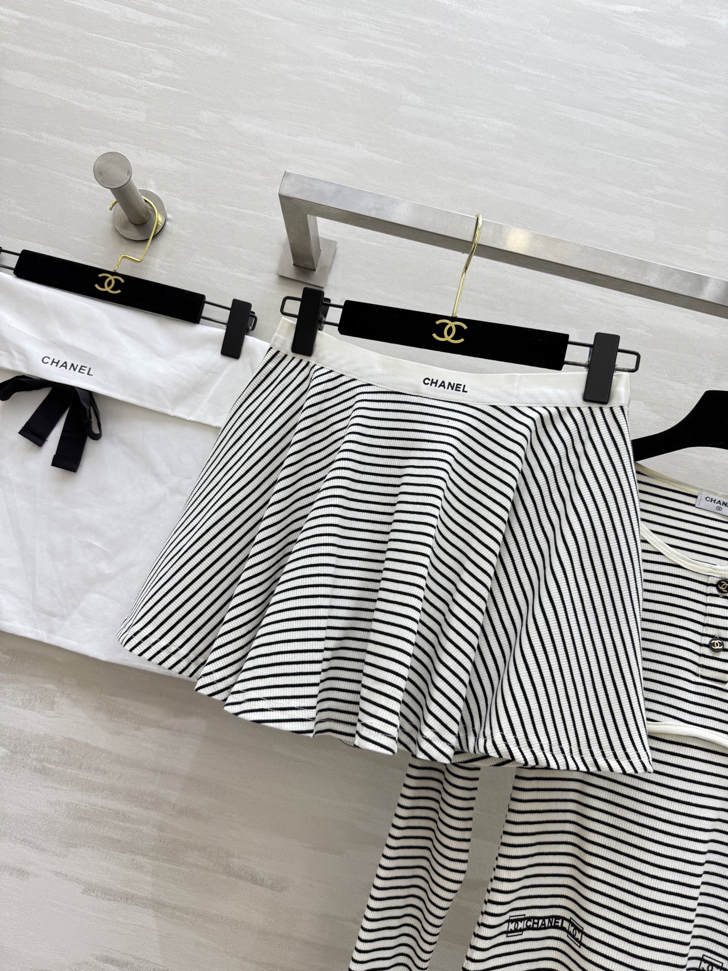 Chanel 샤넬 스트라이프 코튼 세트 긴팔 티셔츠 + 스커트 치마 의류