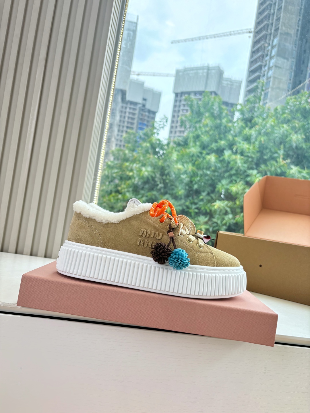 miumiu 미우미우 양모 스니커즈 신발