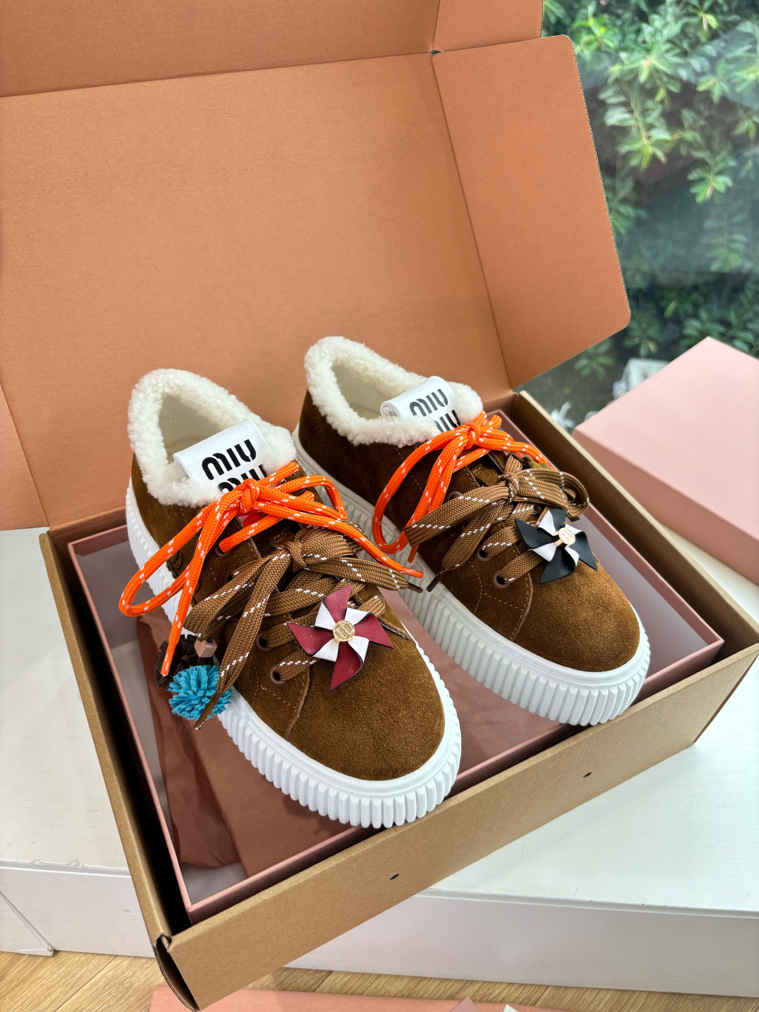 miumiu 미우미우 양모 스니커즈 신발