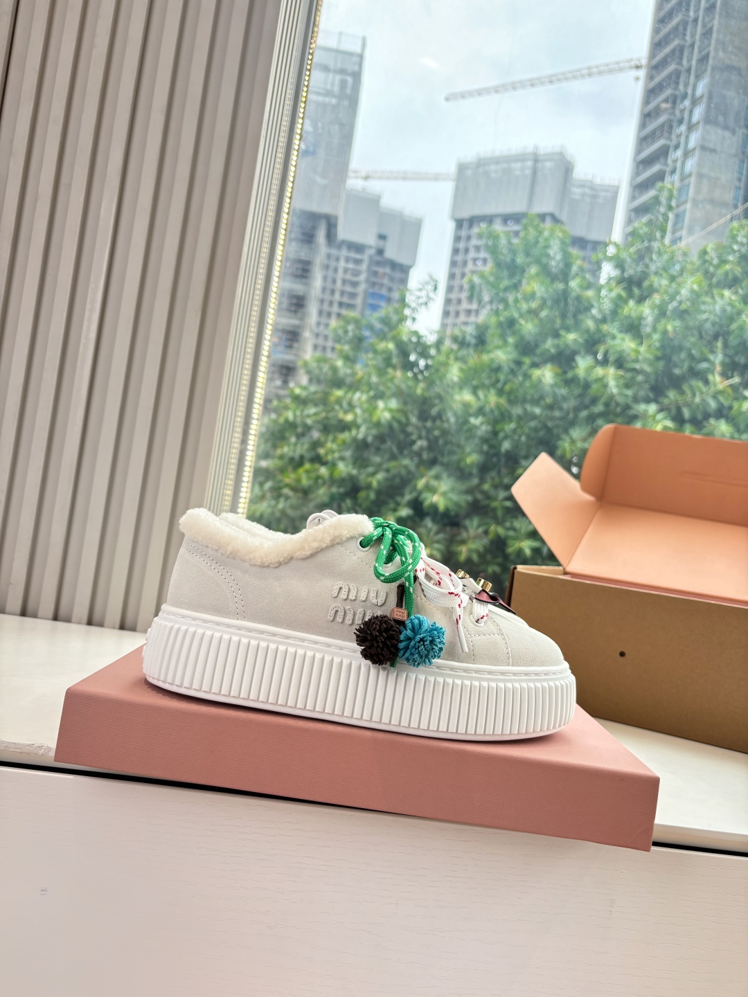 miumiu 미우미우 양모 스니커즈 신발