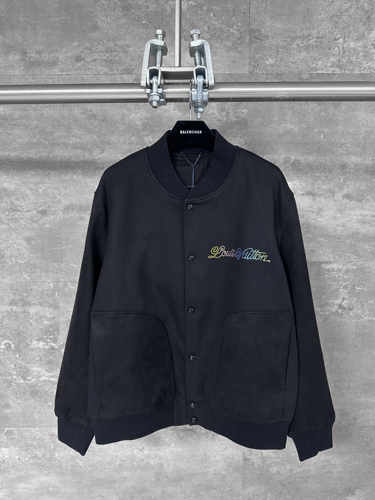 LV 루이비통 컬러 크리스털 클로버 자수 베이스볼 자켓 의류