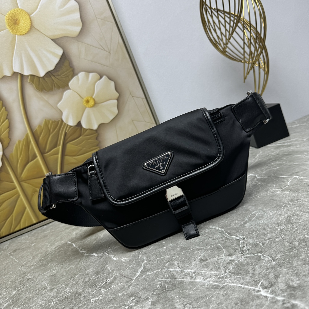 PRADA 프라다 웨이스트백 힙색 가방
