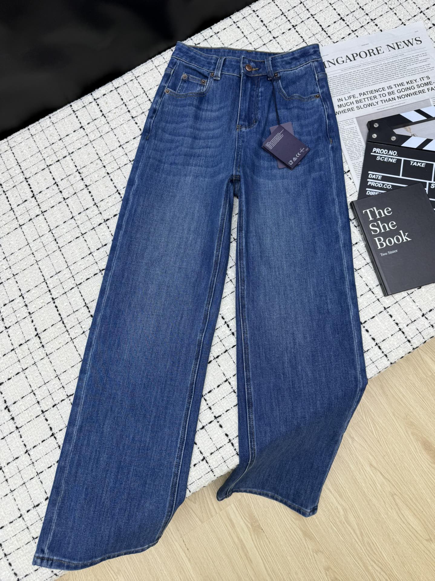 Prada 프라다 백포켓 금사 자수 레터링 스트레이트 진 청바지 의류