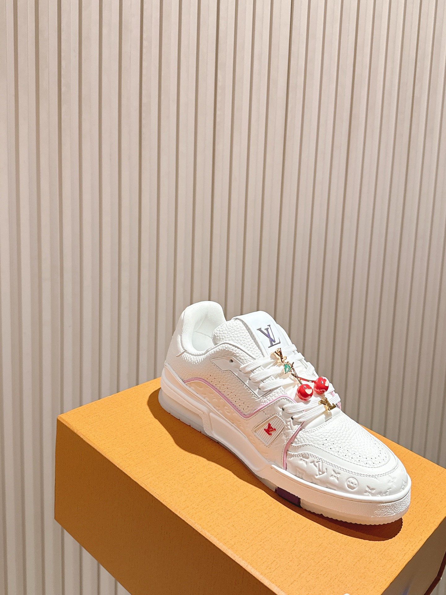 LV 루이비통 클래식 스니커즈 신발