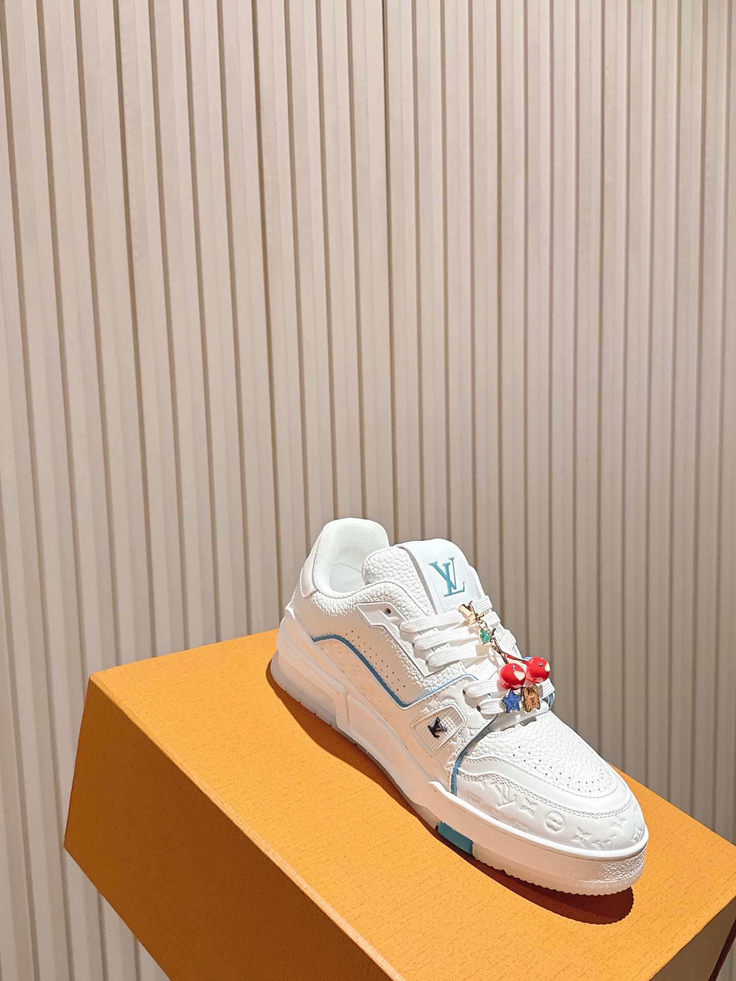 LV 루이비통 클래식 스니커즈 신발