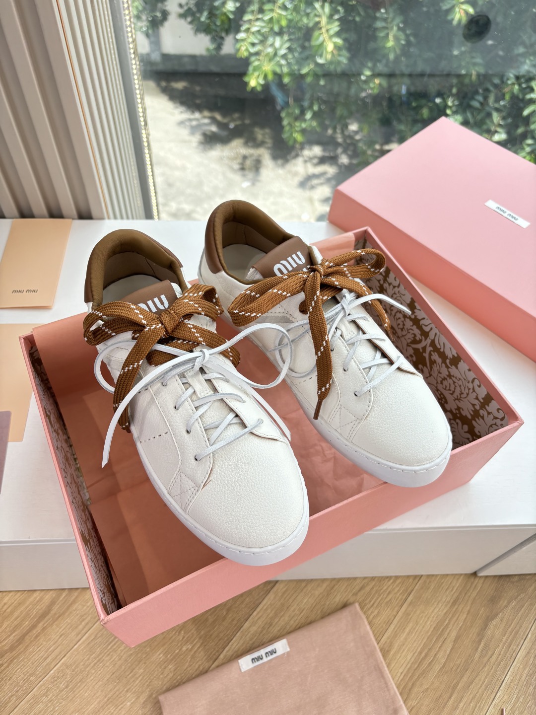 miumiu 미우미우 스니커즈 화이트 슈즈 신발