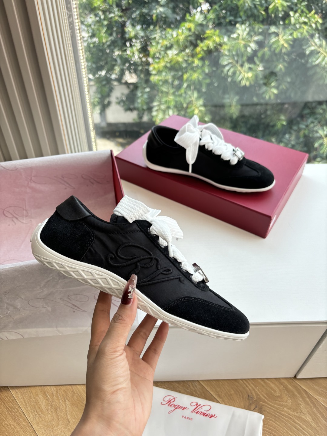 Roger Vivier RV 로저 비비에 트레이닝 스니커즈 신발