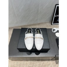 CHANEL 원형토 체인 로퍼 뮬 (반슬리퍼) 신발