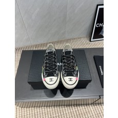 CHANEL 샤넬 체인 프린팅 로우탑 스니커즈 신발