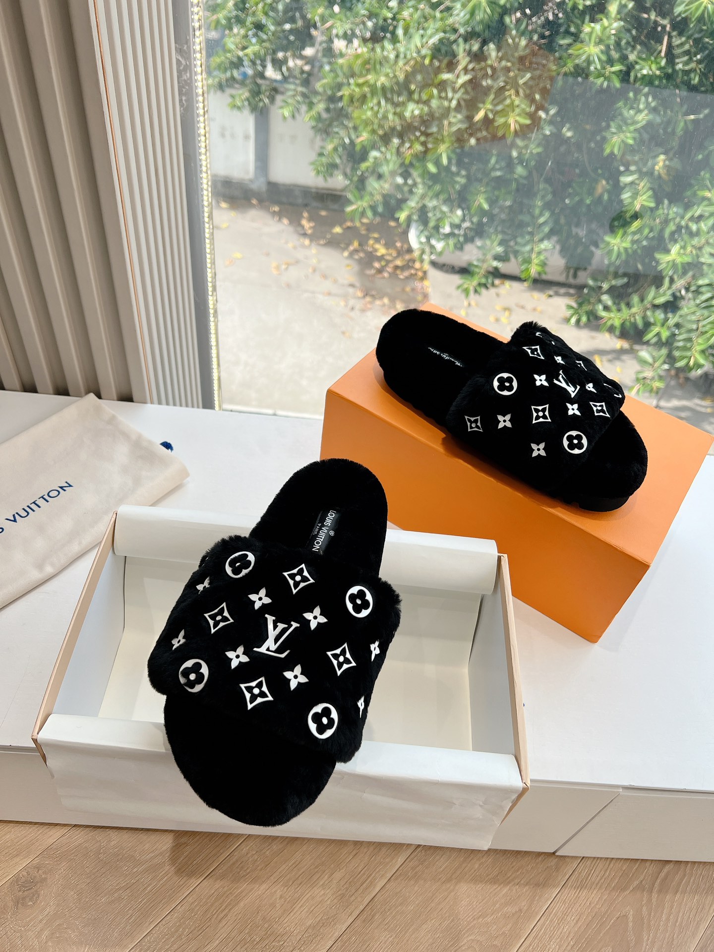 LV Archlight 루이비통 클래식 퍼 스노우 슬리퍼 슈즈 신발