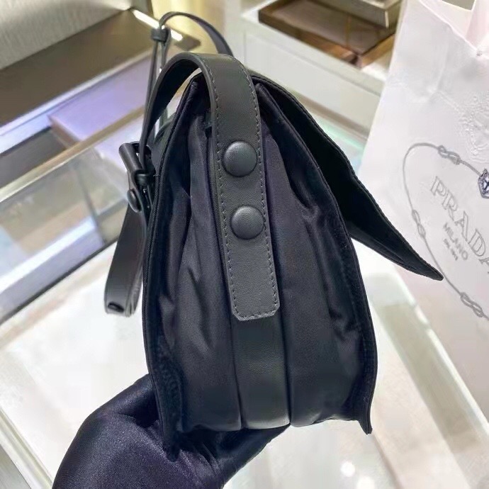 PRADA 프라다 메신저백 크로스백 1BD255