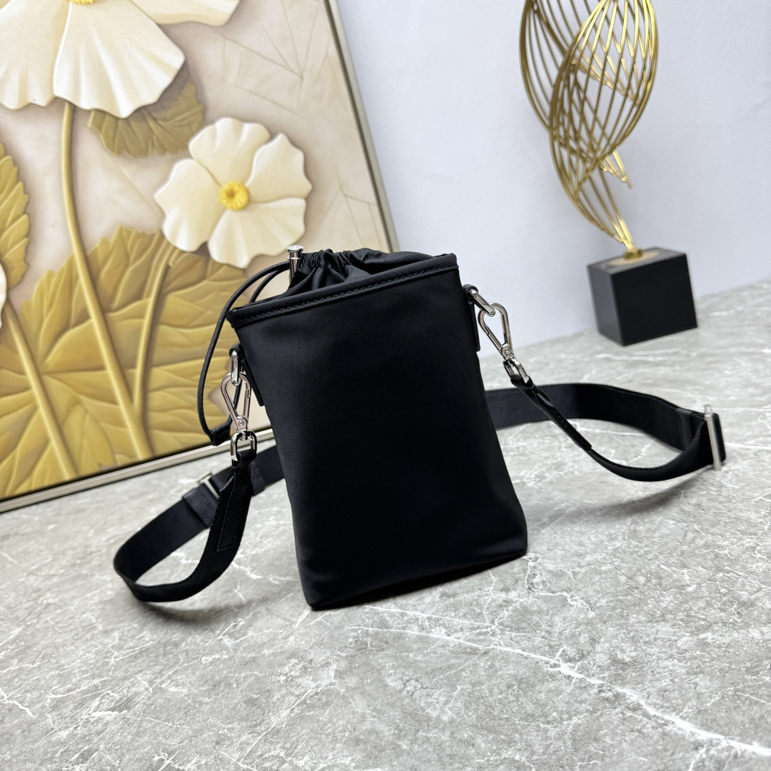 PRADA 프라다 휴대폰 크로스백 가방