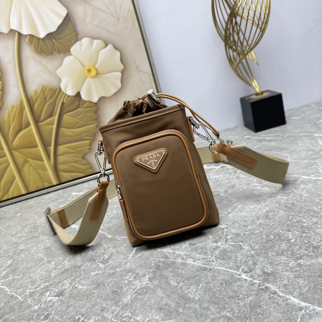 PRADA 프라다 휴대폰 크로스백 가방