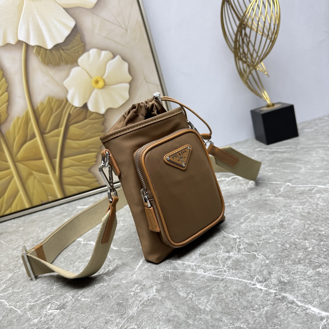 PRADA 프라다 휴대폰 크로스백 가방