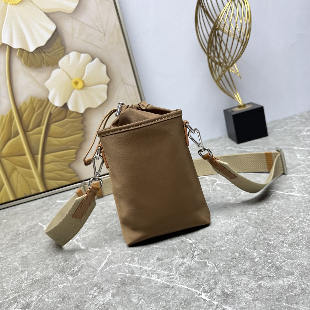 PRADA 프라다 휴대폰 크로스백 가방