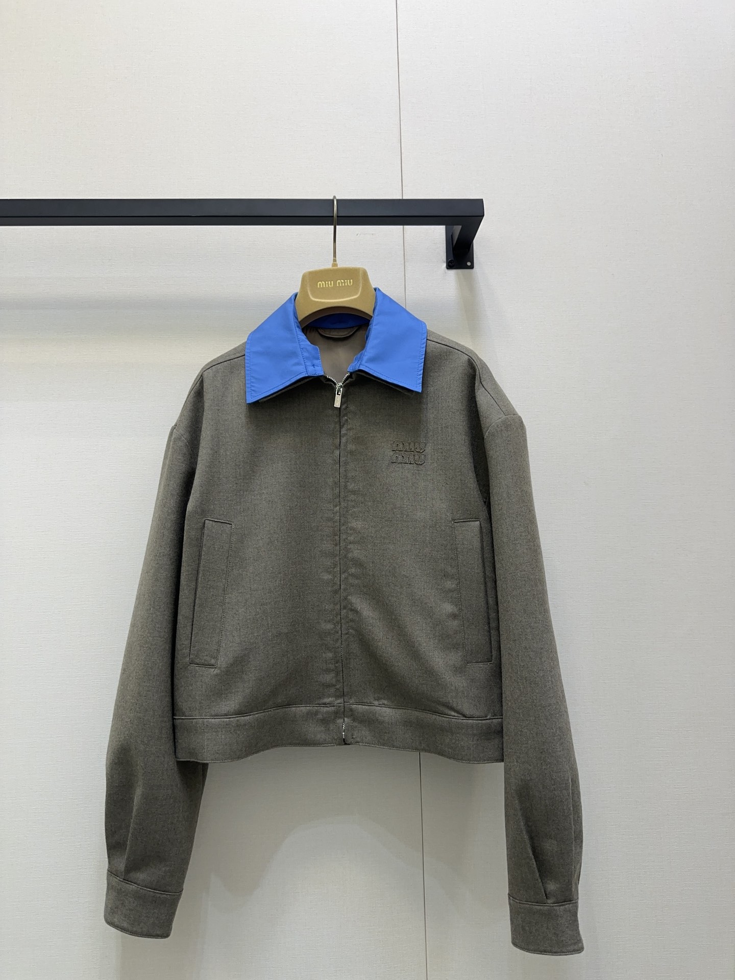 MiuMiu 미우미우 로고 자수 배색 카라 자켓 의류