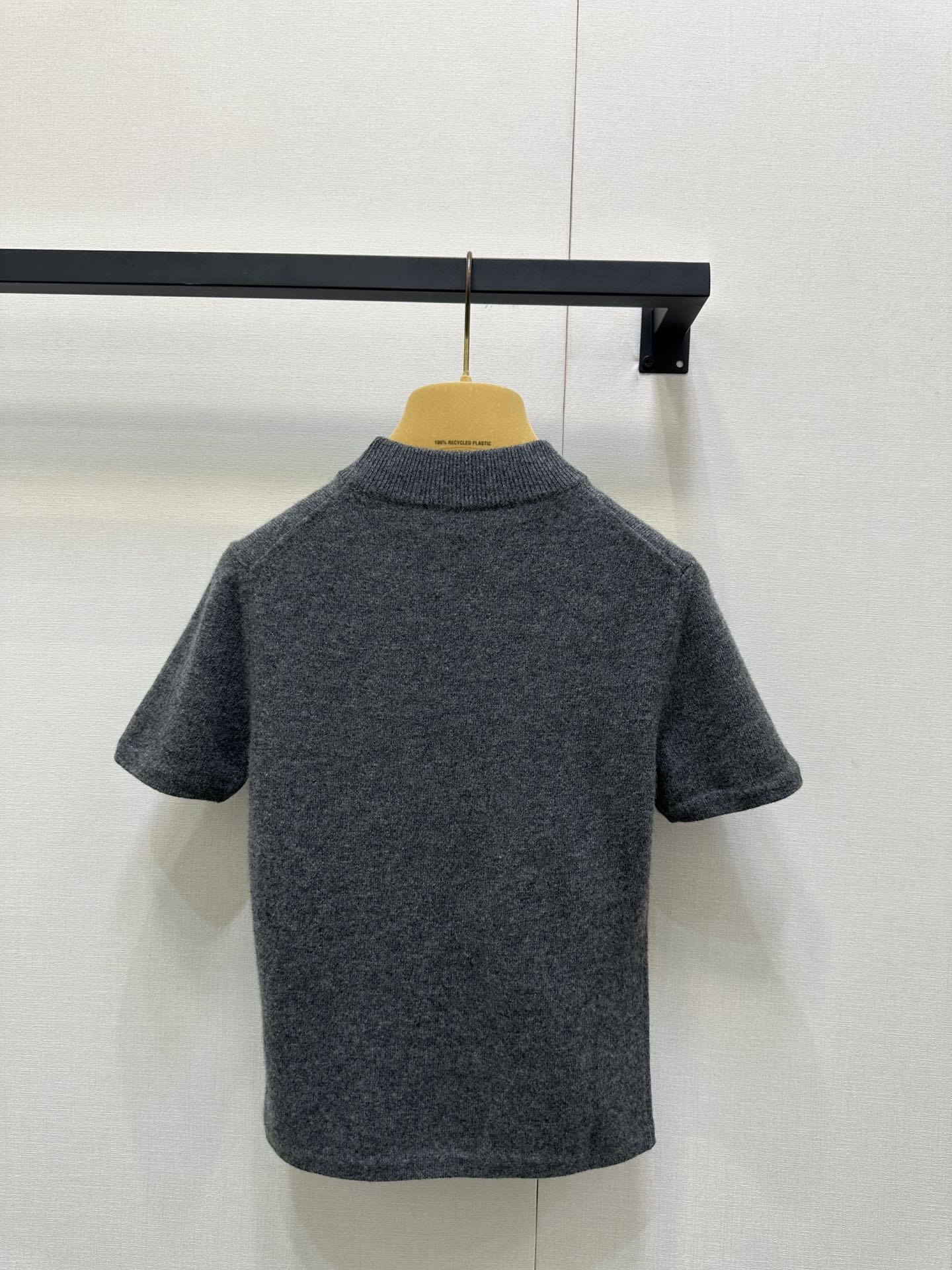 miumiu 미우미우 레트로 무드 캐시미어 니트 반팔 상의 의류