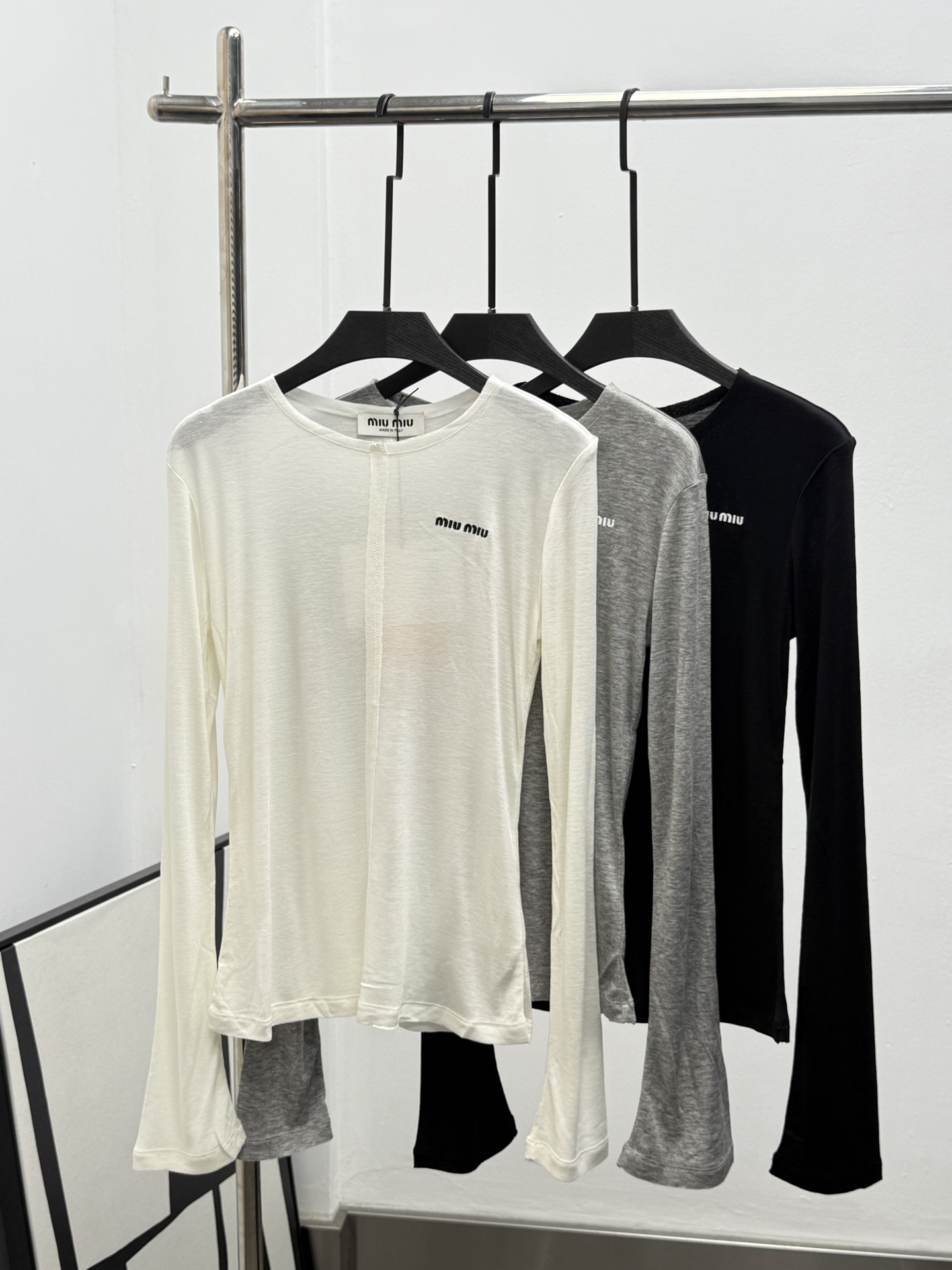 MiuMiu 미우미우 슬림 라운드넥 베이스 레이어 상의 의류
