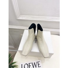 The Row 더 로우 V컷 스퀘어토 플랫 부츠 신발