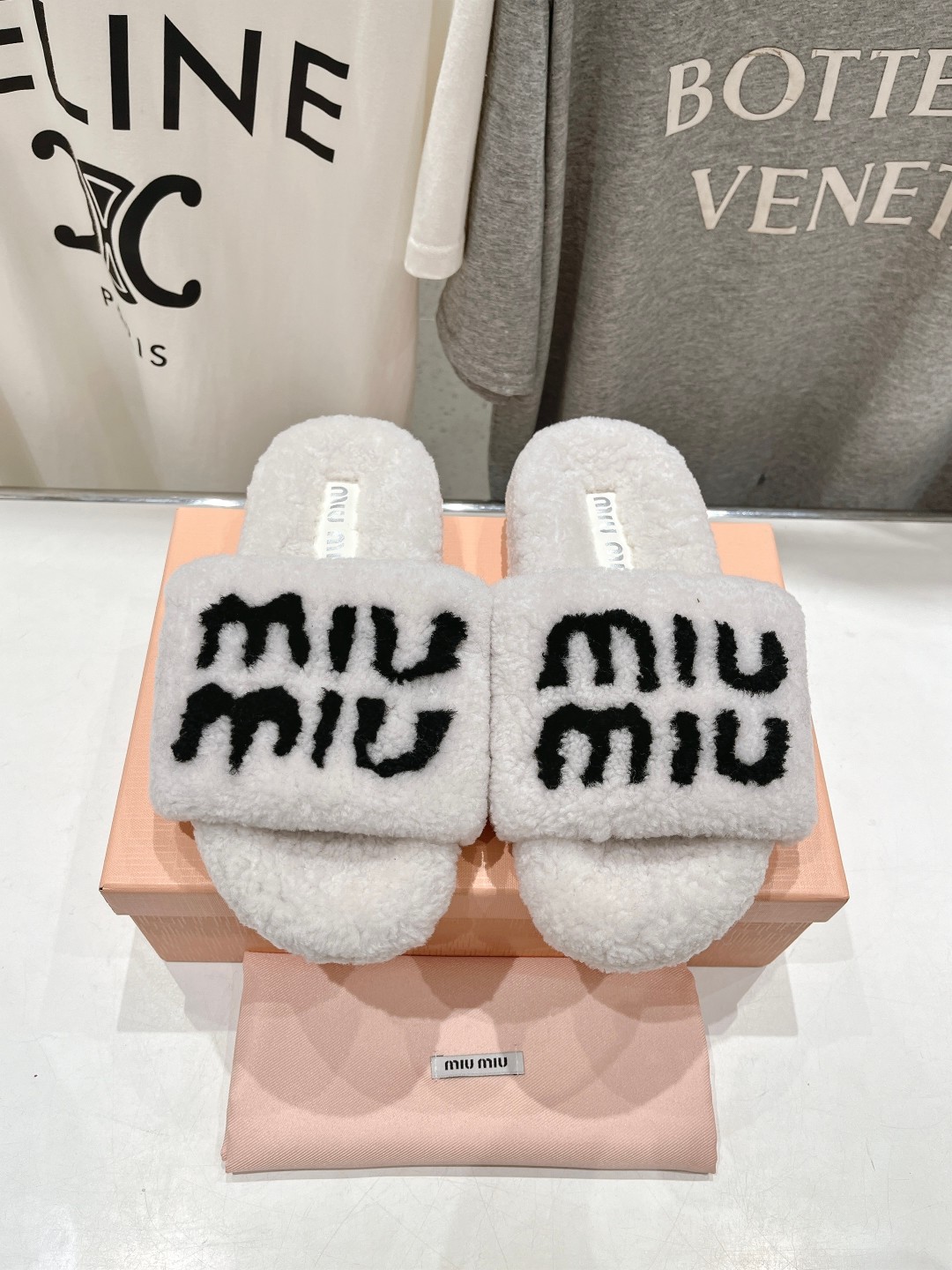 MiuMiu 미우미우 플랫 퍼 슬리퍼 신발