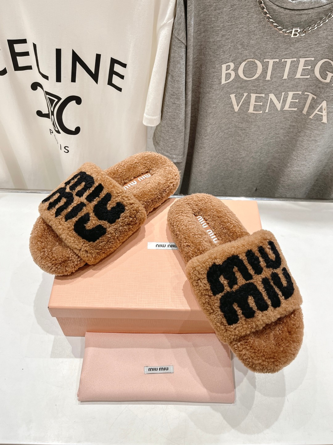 MiuMiu 미우미우 플랫 퍼 슬리퍼 신발