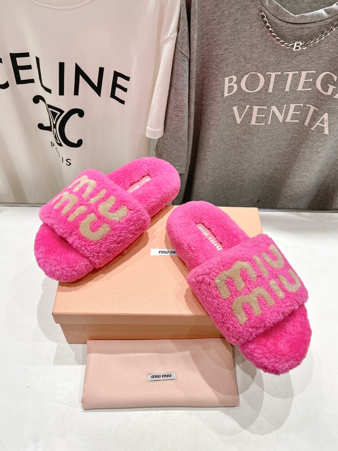 MiuMiu 미우미우 플랫 퍼 슬리퍼 신발