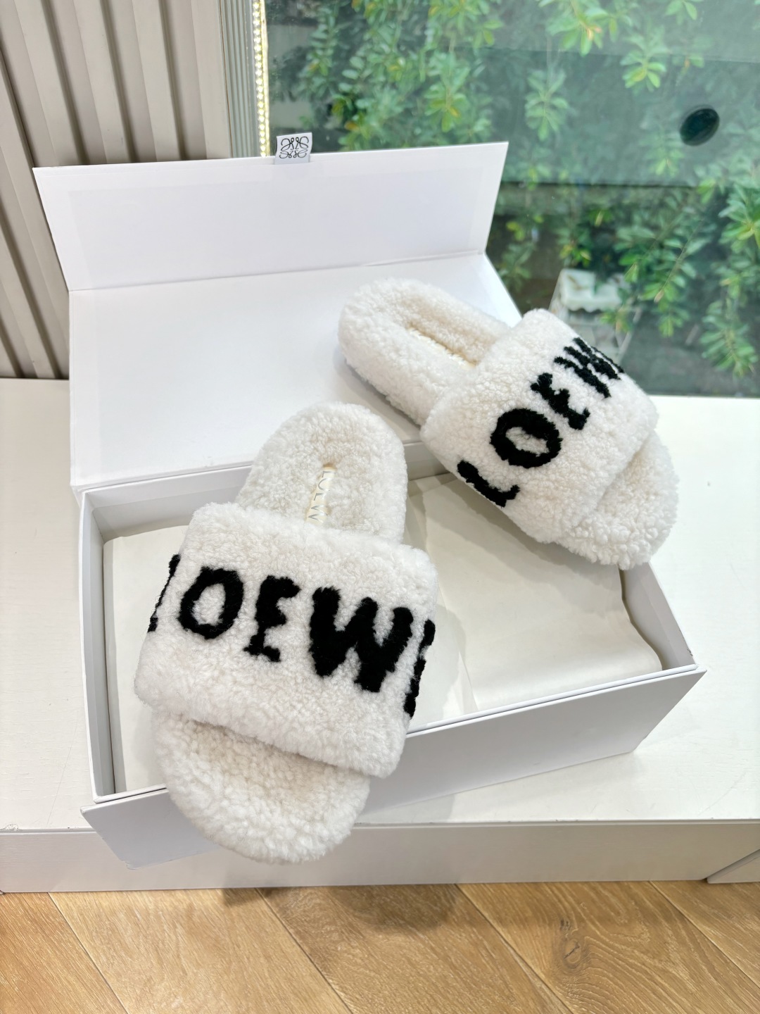 LOEWE 로에베 퍼 슬리퍼 신발