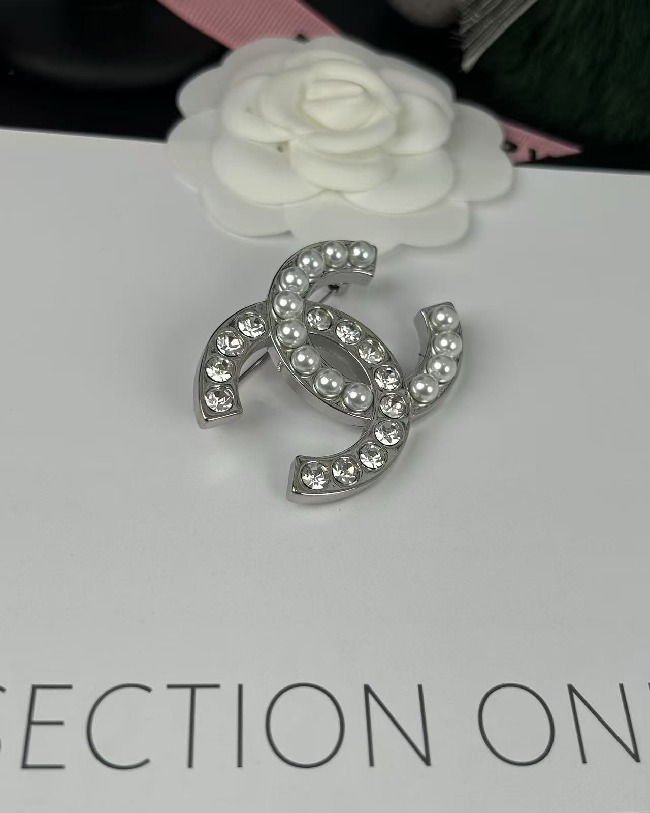 Chanel 샤넬 진주 & 큐빅 믹스 실버 브로치